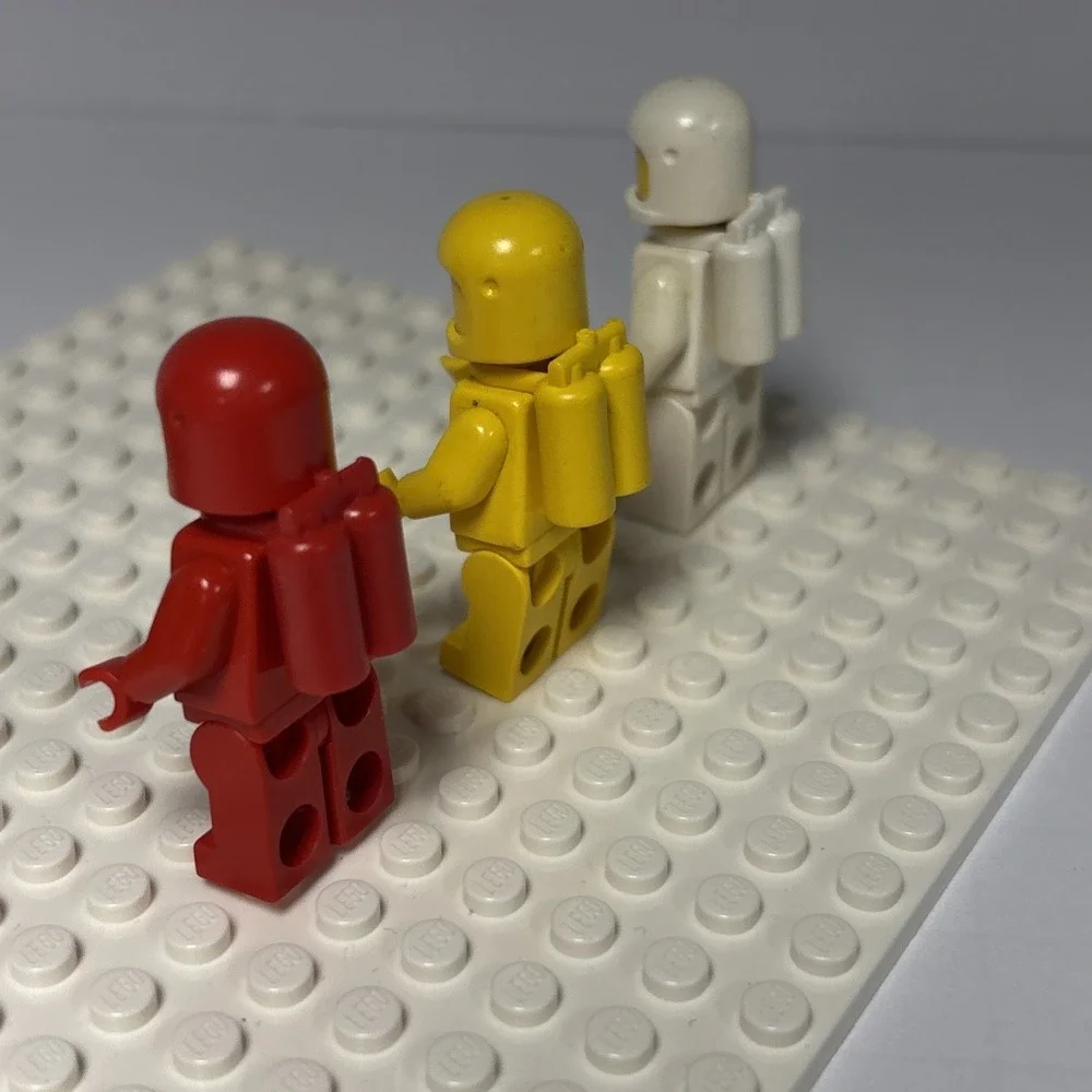 3 LEGO Vintage Very Old Space Minifigures READ DISCRIPTION